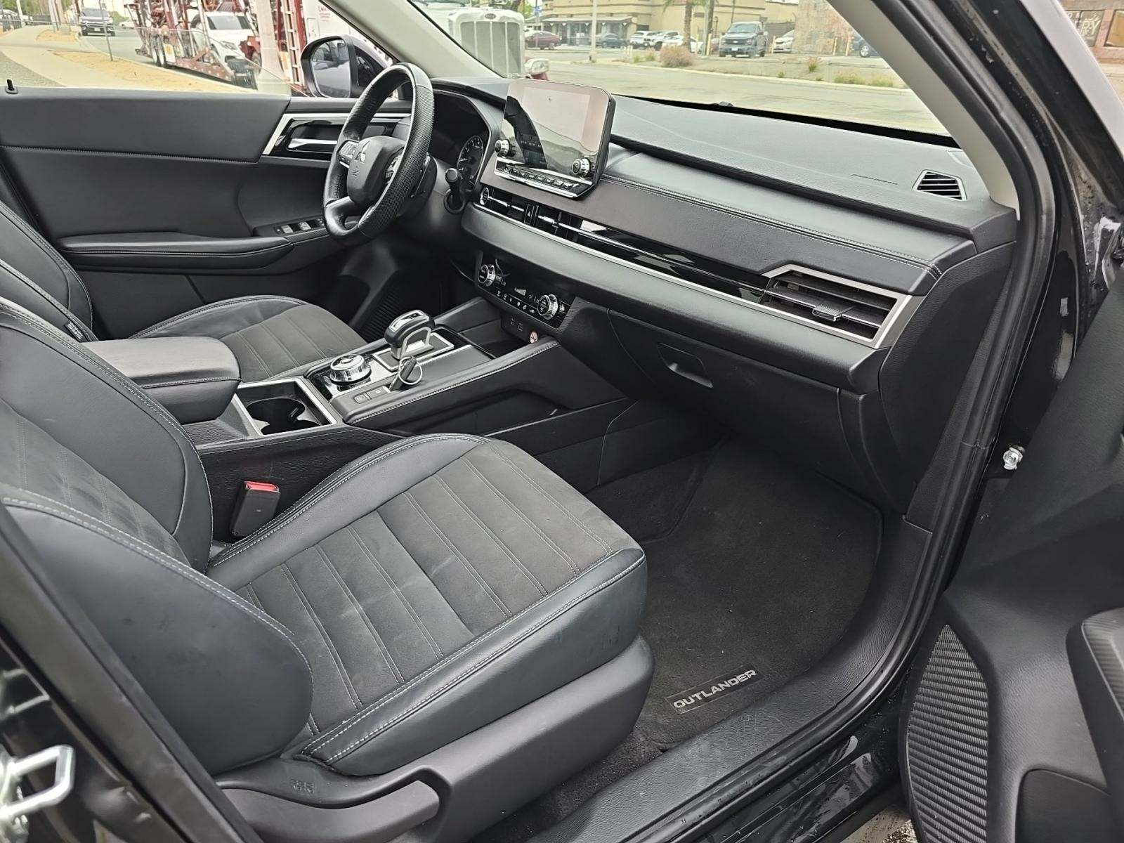 2023 Mitsubishi Outlander SE FWD