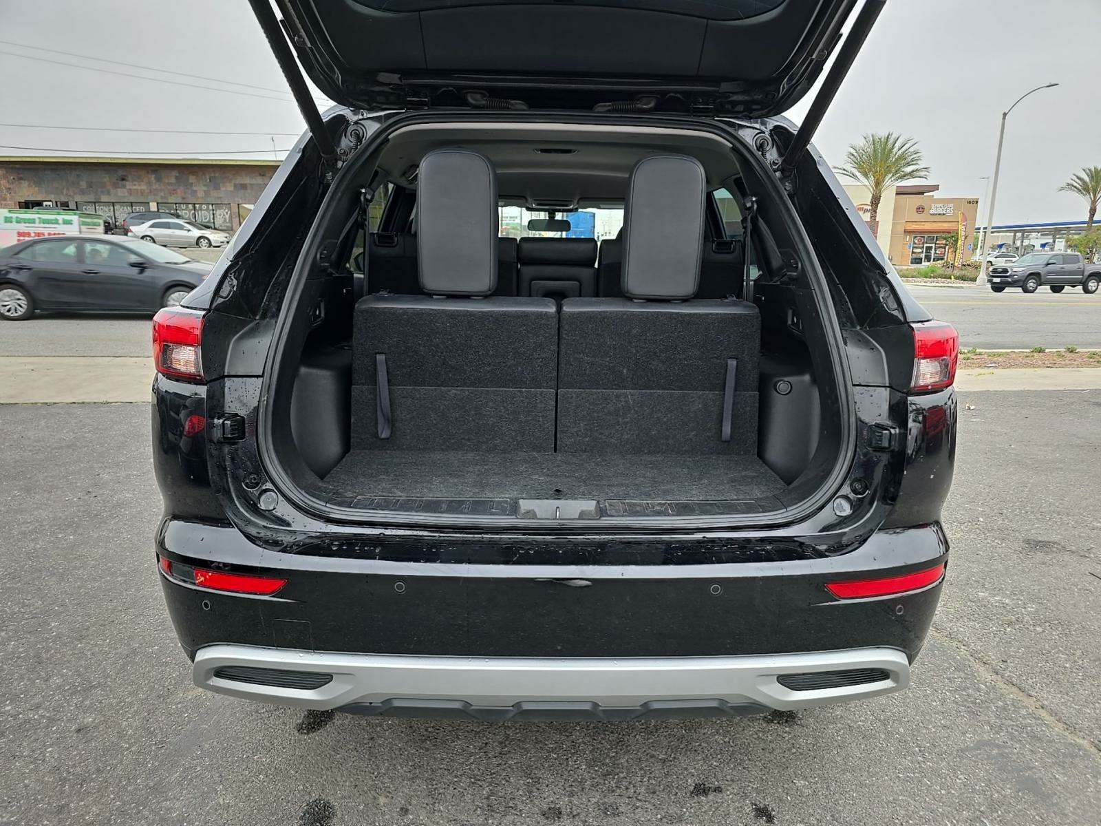 2023 Mitsubishi Outlander SE FWD