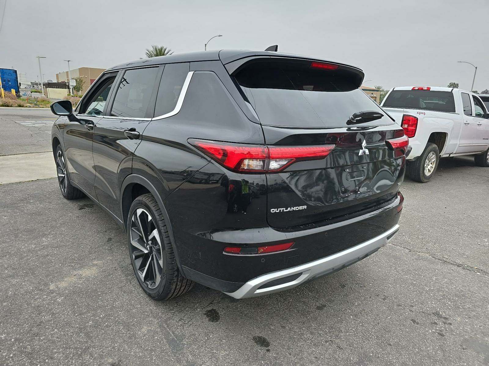2023 Mitsubishi Outlander SE FWD