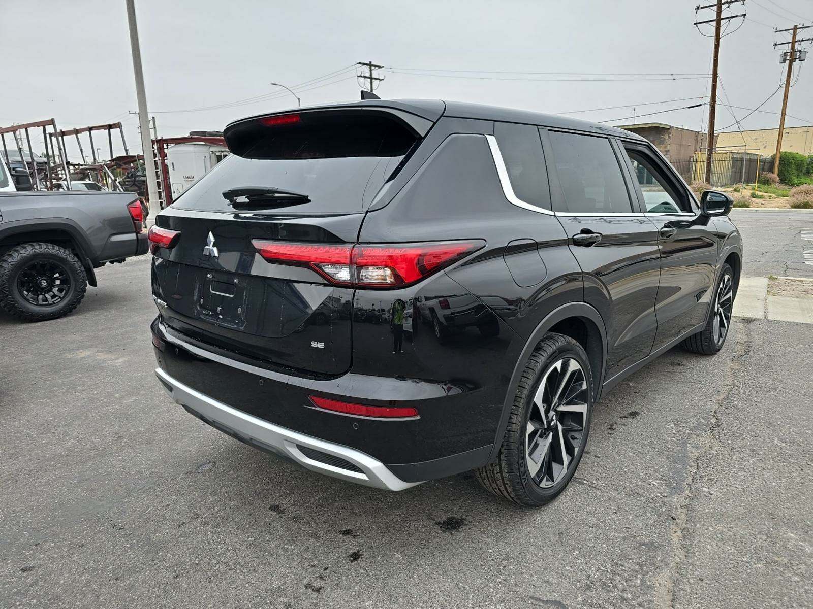 2023 Mitsubishi Outlander SE FWD
