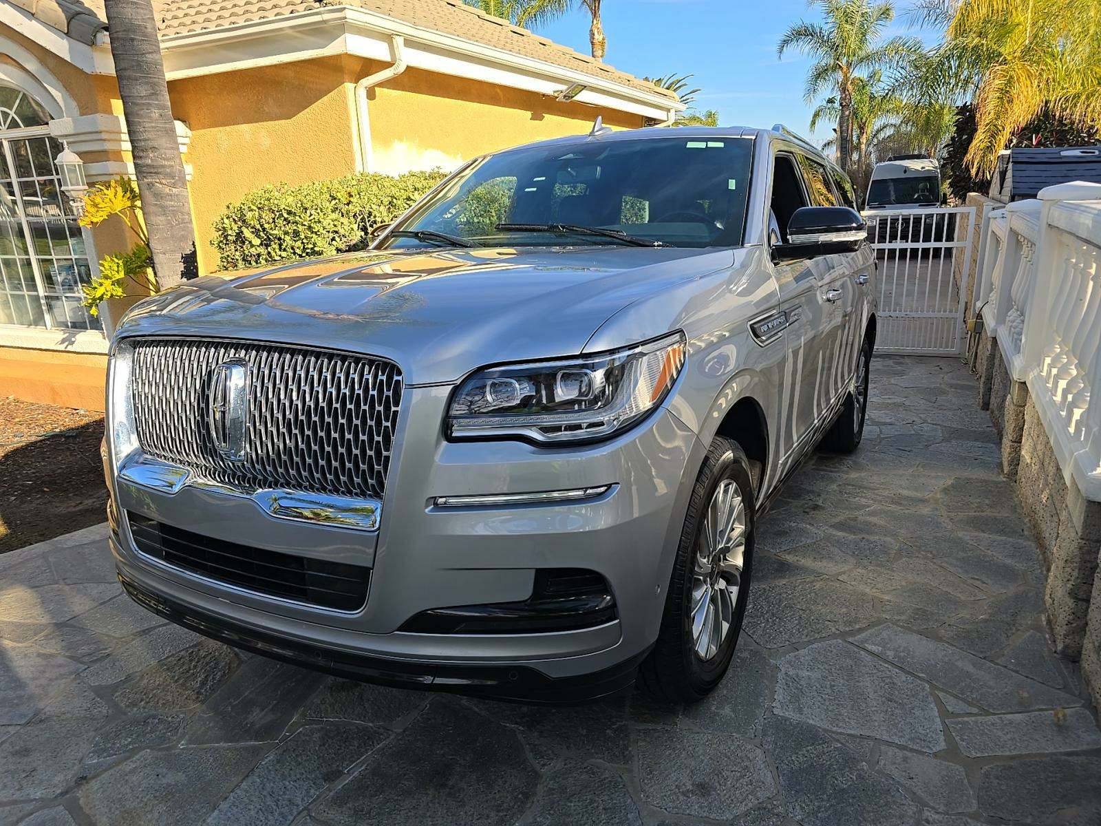 2023 Lincoln Navigator Standard AWD