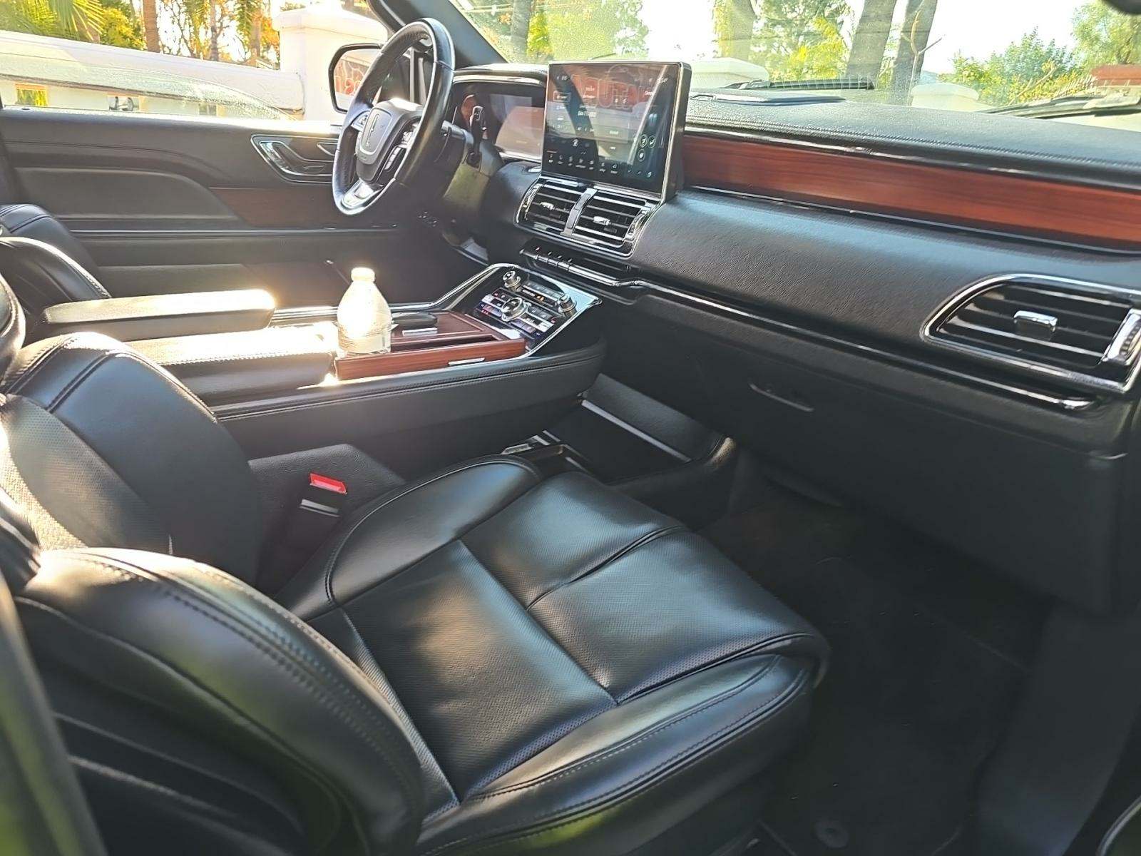 2023 Lincoln Navigator Standard AWD