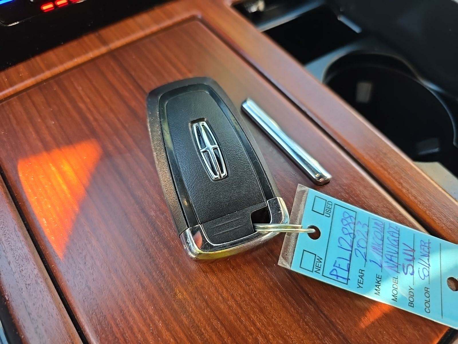 2023 Lincoln Navigator Standard AWD