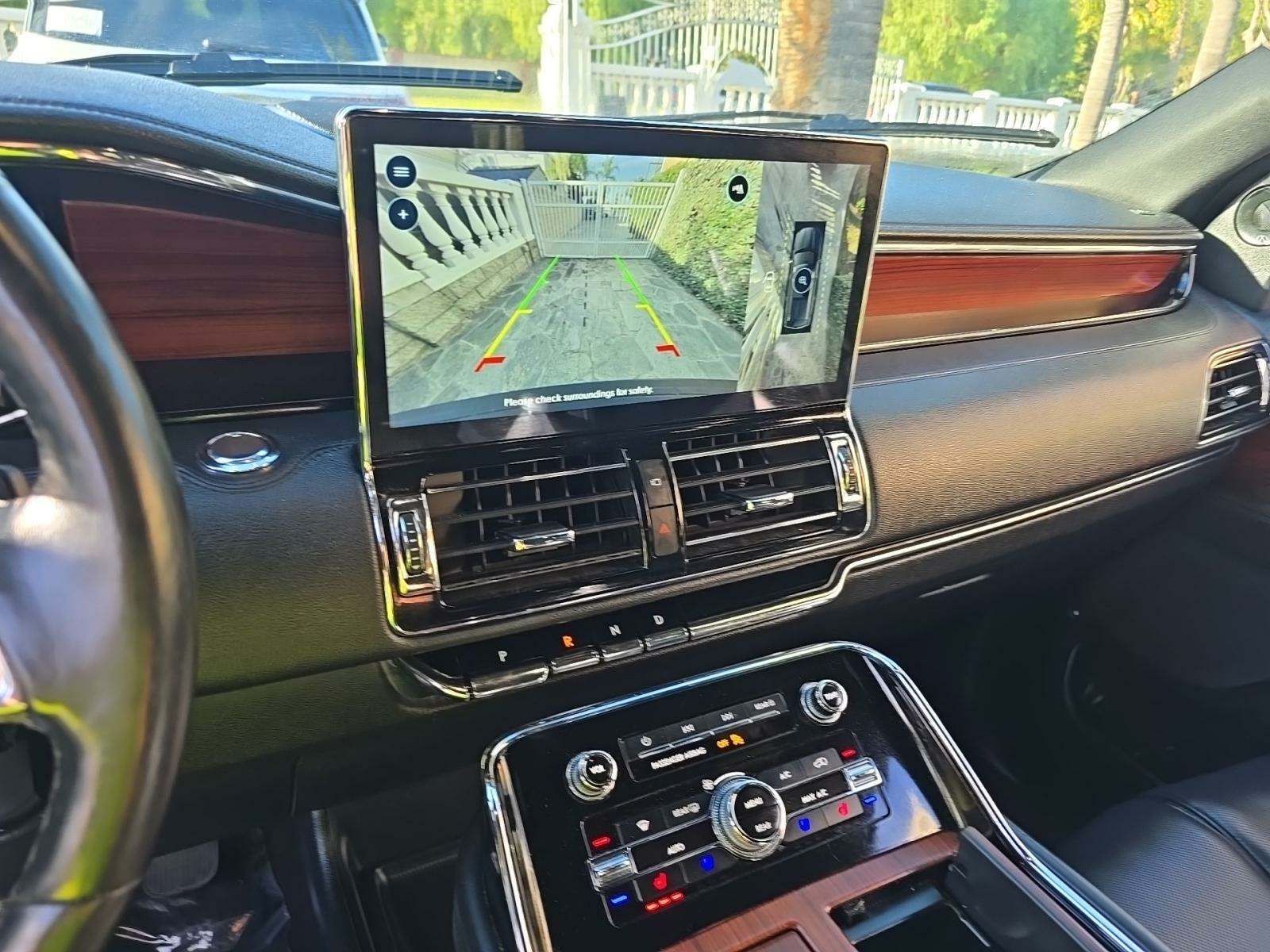 2023 Lincoln Navigator Standard AWD