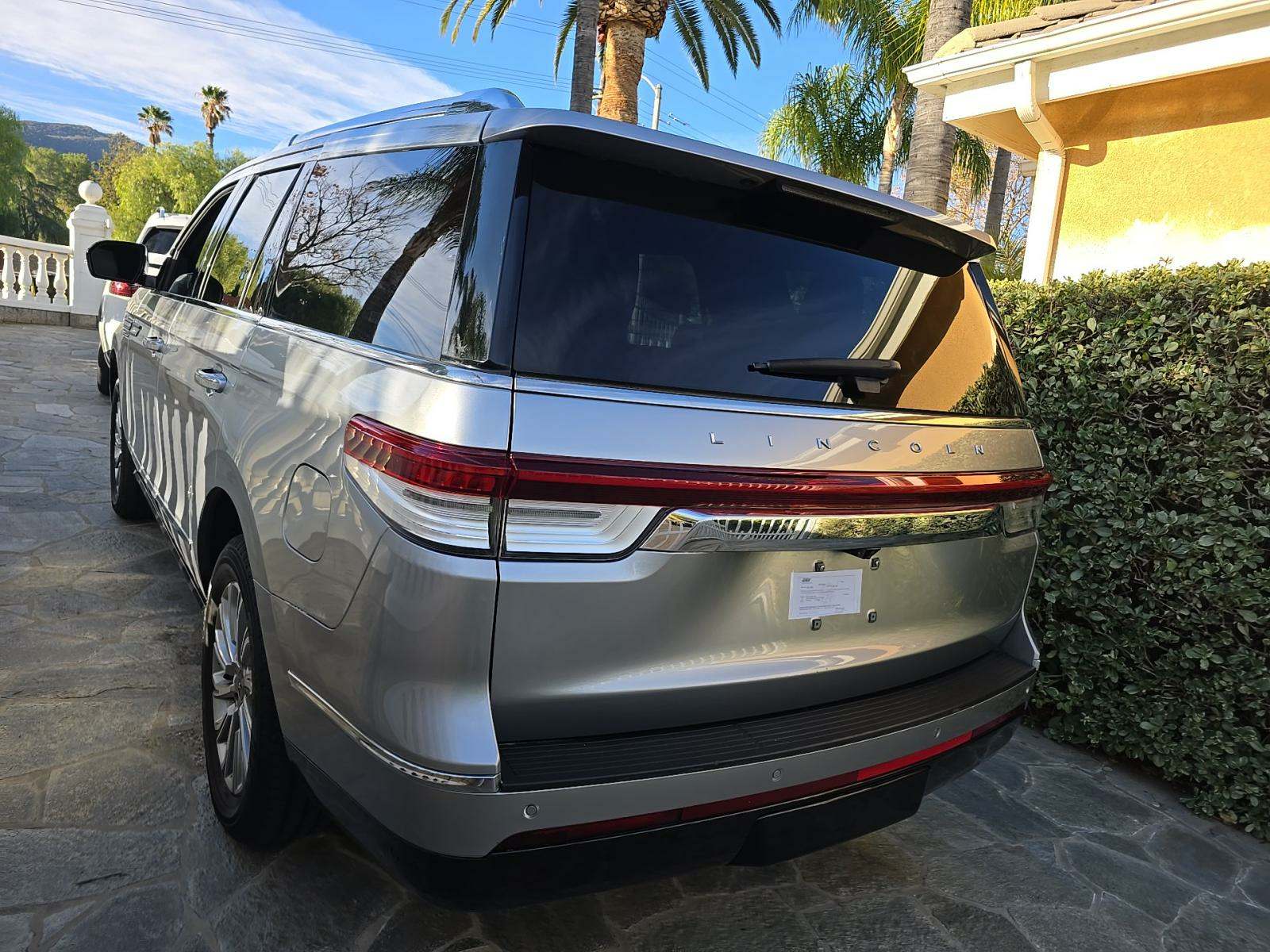 2023 Lincoln Navigator Standard AWD
