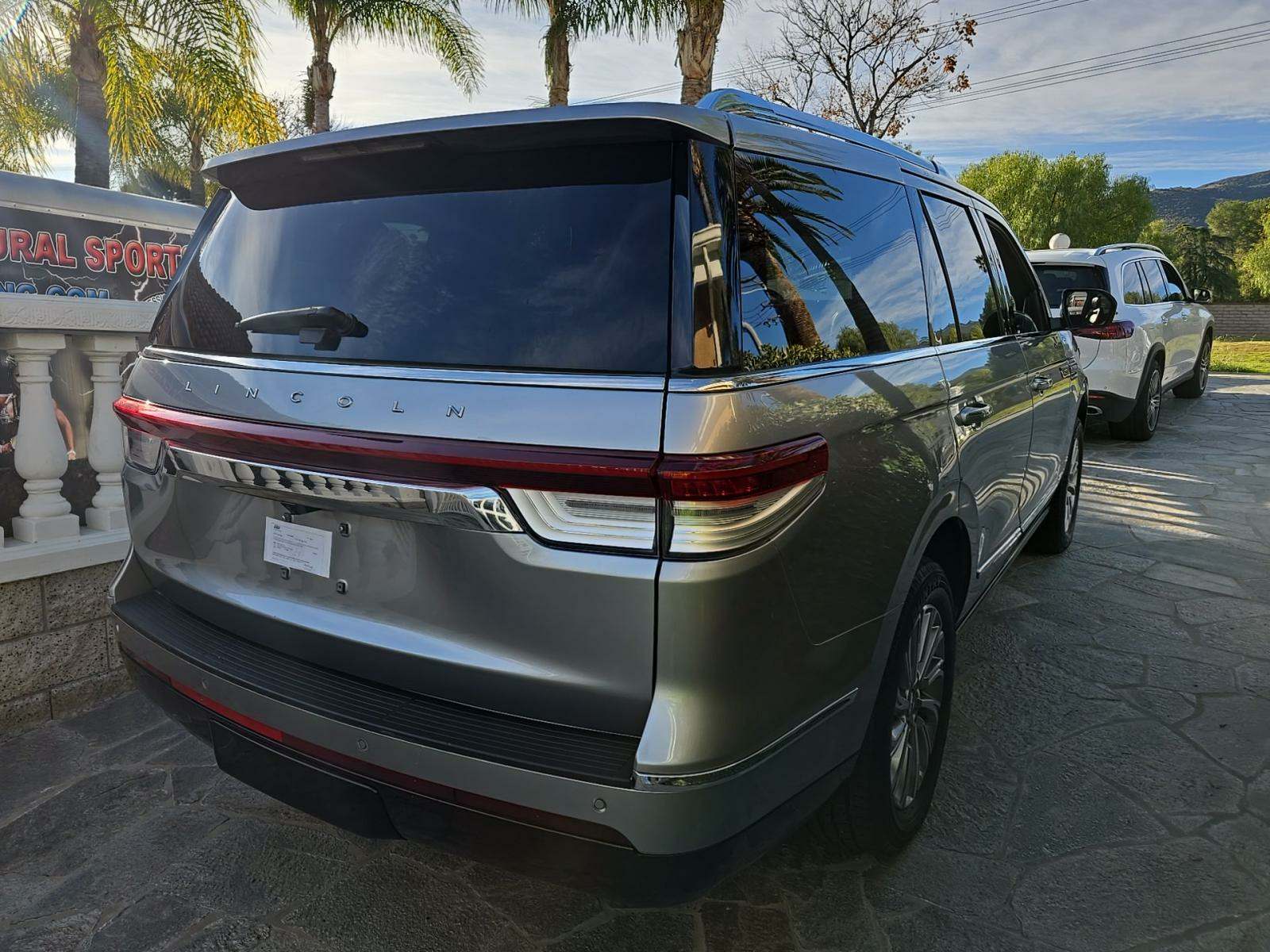 2023 Lincoln Navigator Standard AWD
