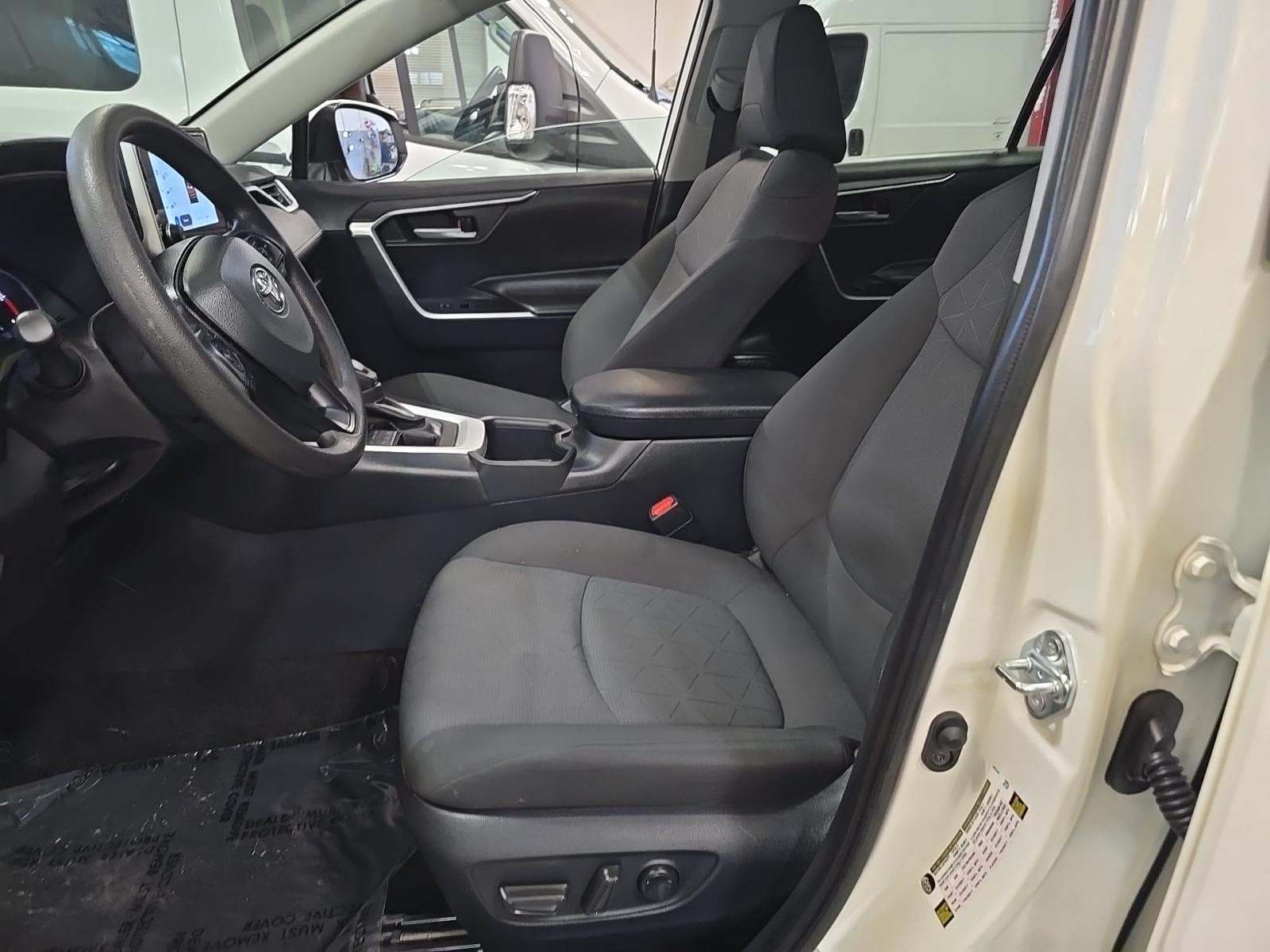 2025 Toyota RAV4 XLE AWD