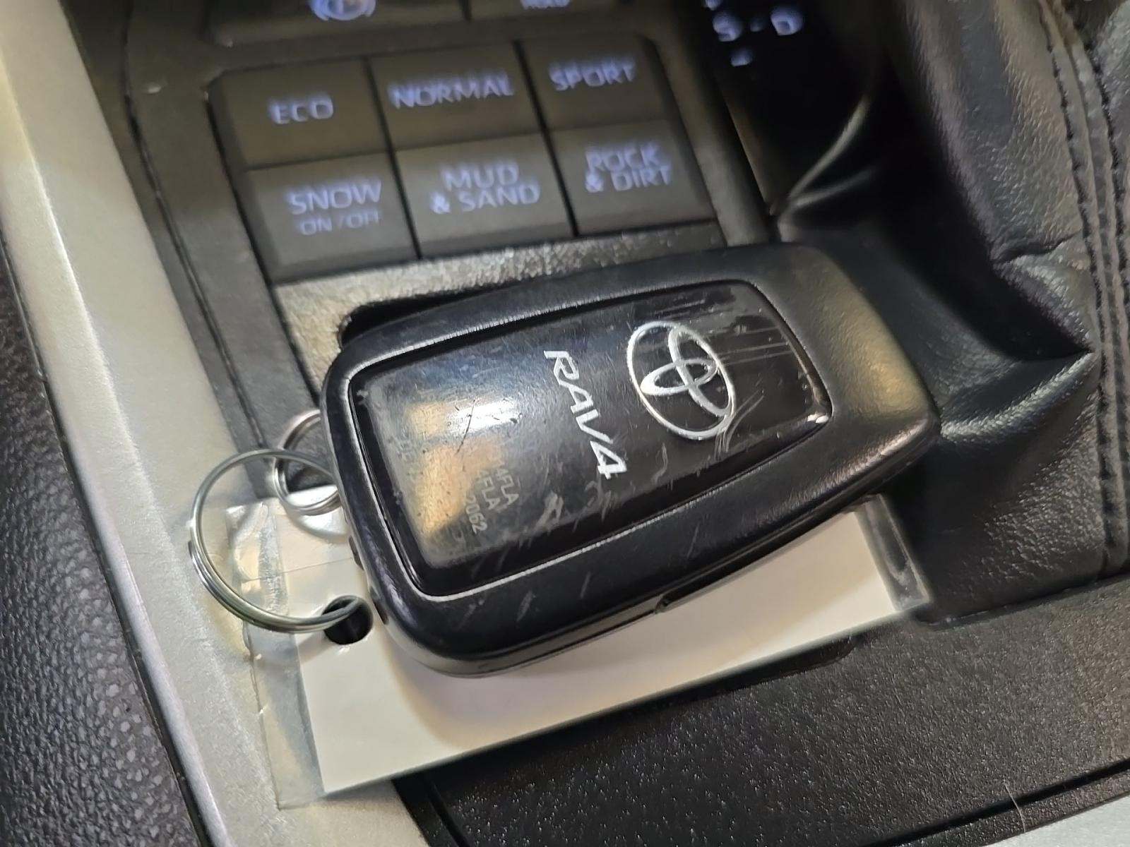 2025 Toyota RAV4 XLE AWD