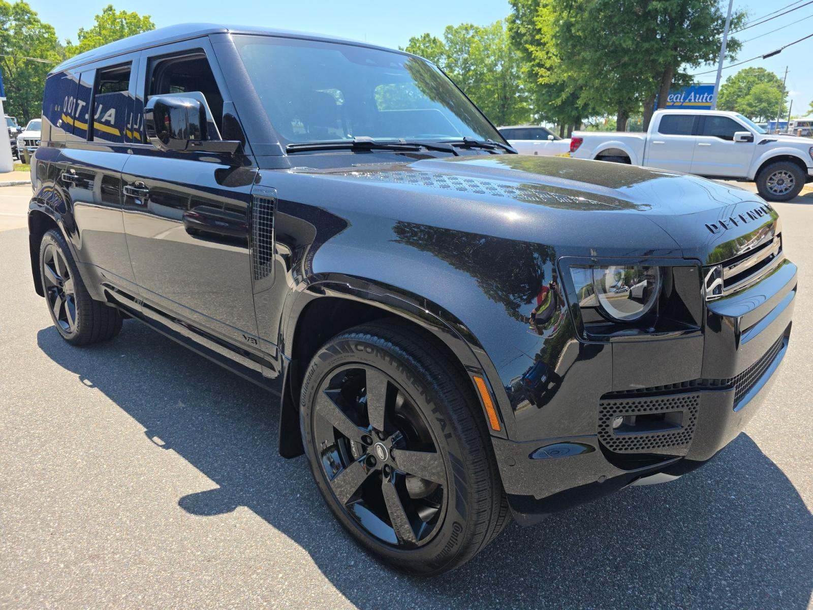 2024 Land Rover Defender 110 V8 AWD