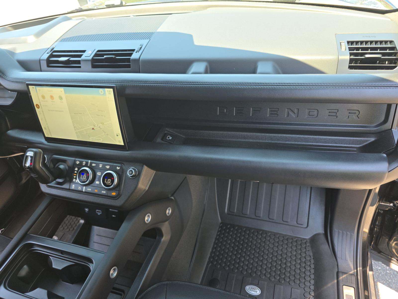 2024 Land Rover Defender 110 V8 AWD