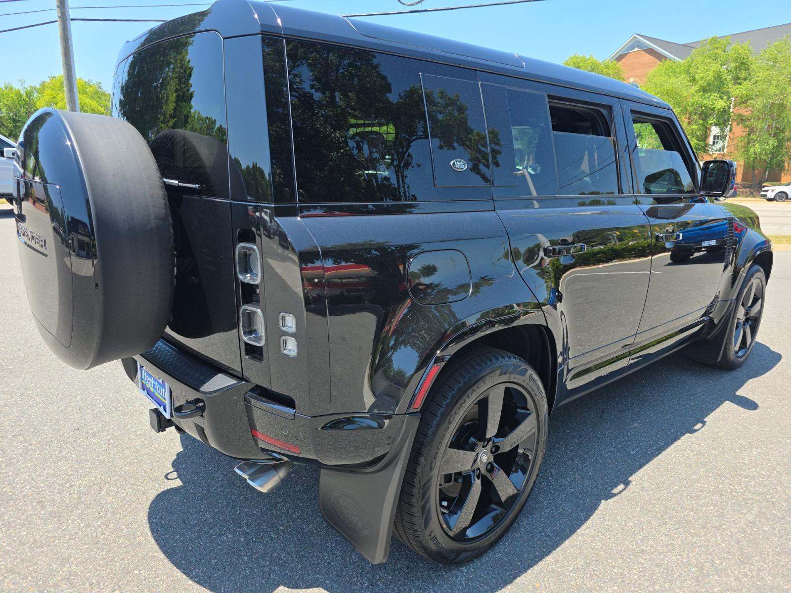 2024 Land Rover Defender 110 V8 AWD