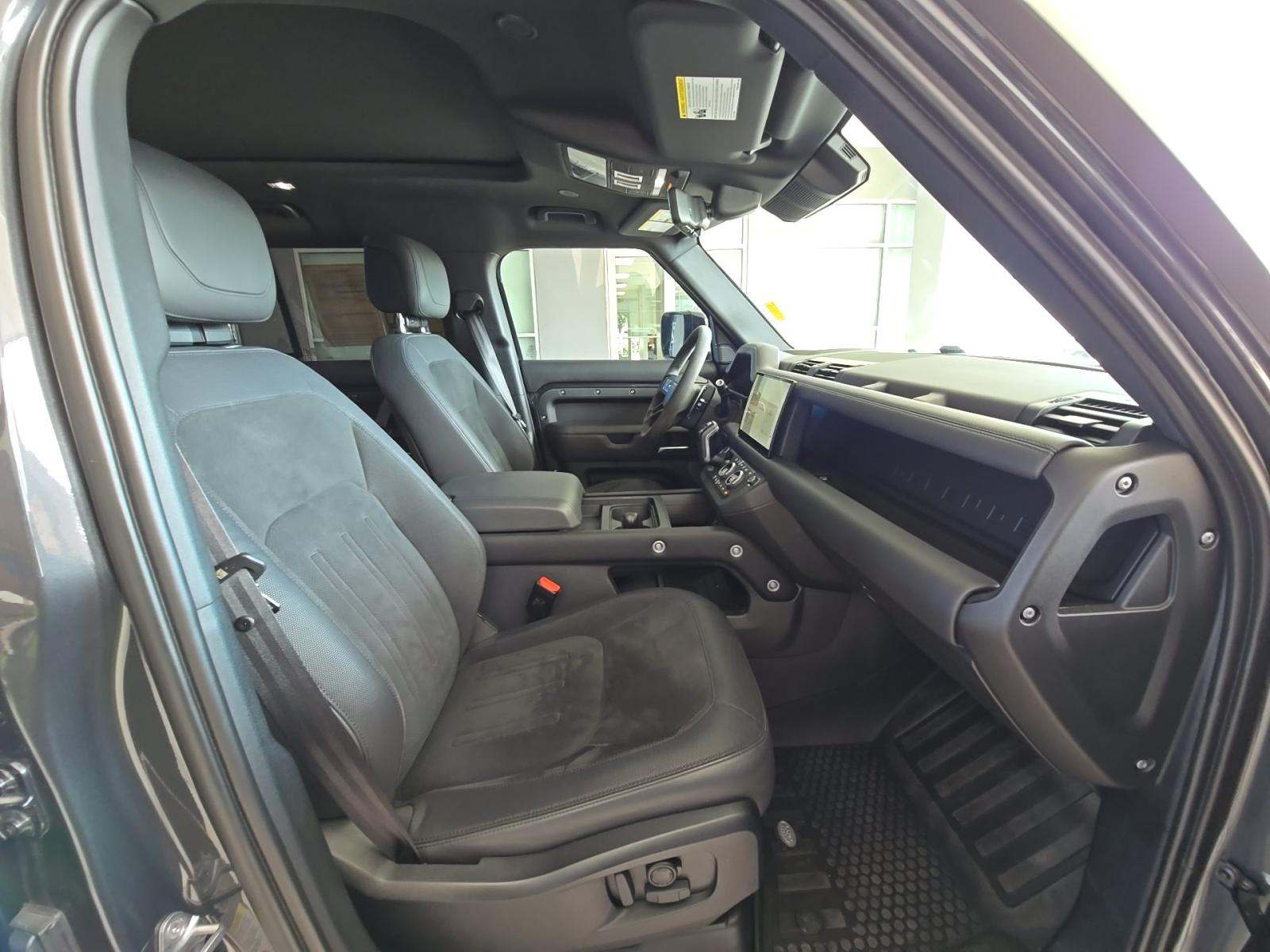 2023 Land Rover Defender 110 V8 AWD