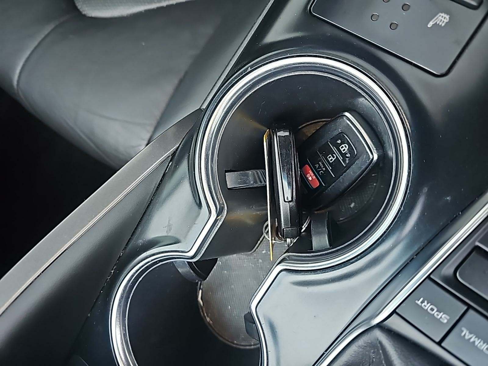 2019 Toyota Camry XSE FWD