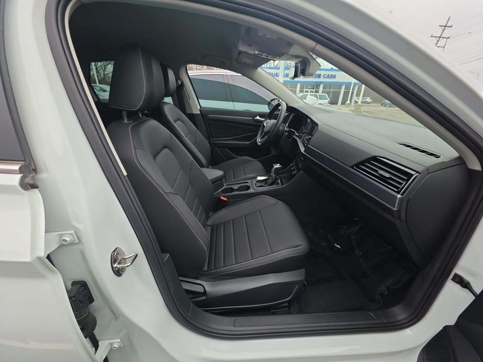 2024 Volkswagen Jetta 1.5T SE FWD