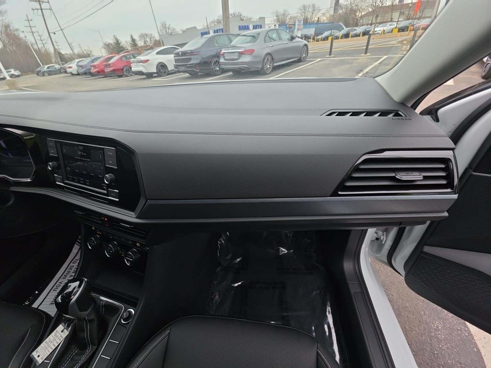 2024 Volkswagen Jetta 1.5T SE FWD