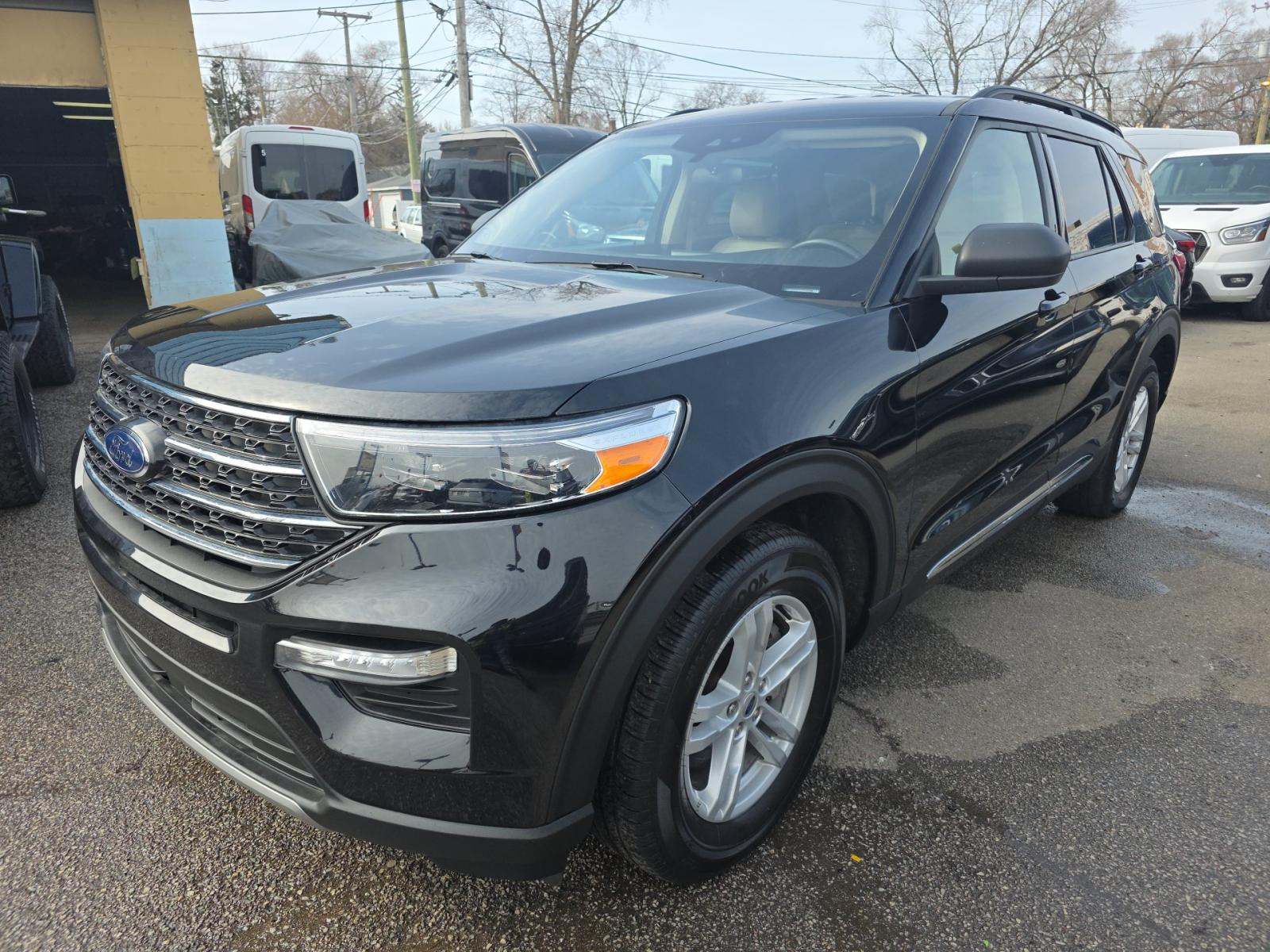 2024 Ford Explorer XLT RWD