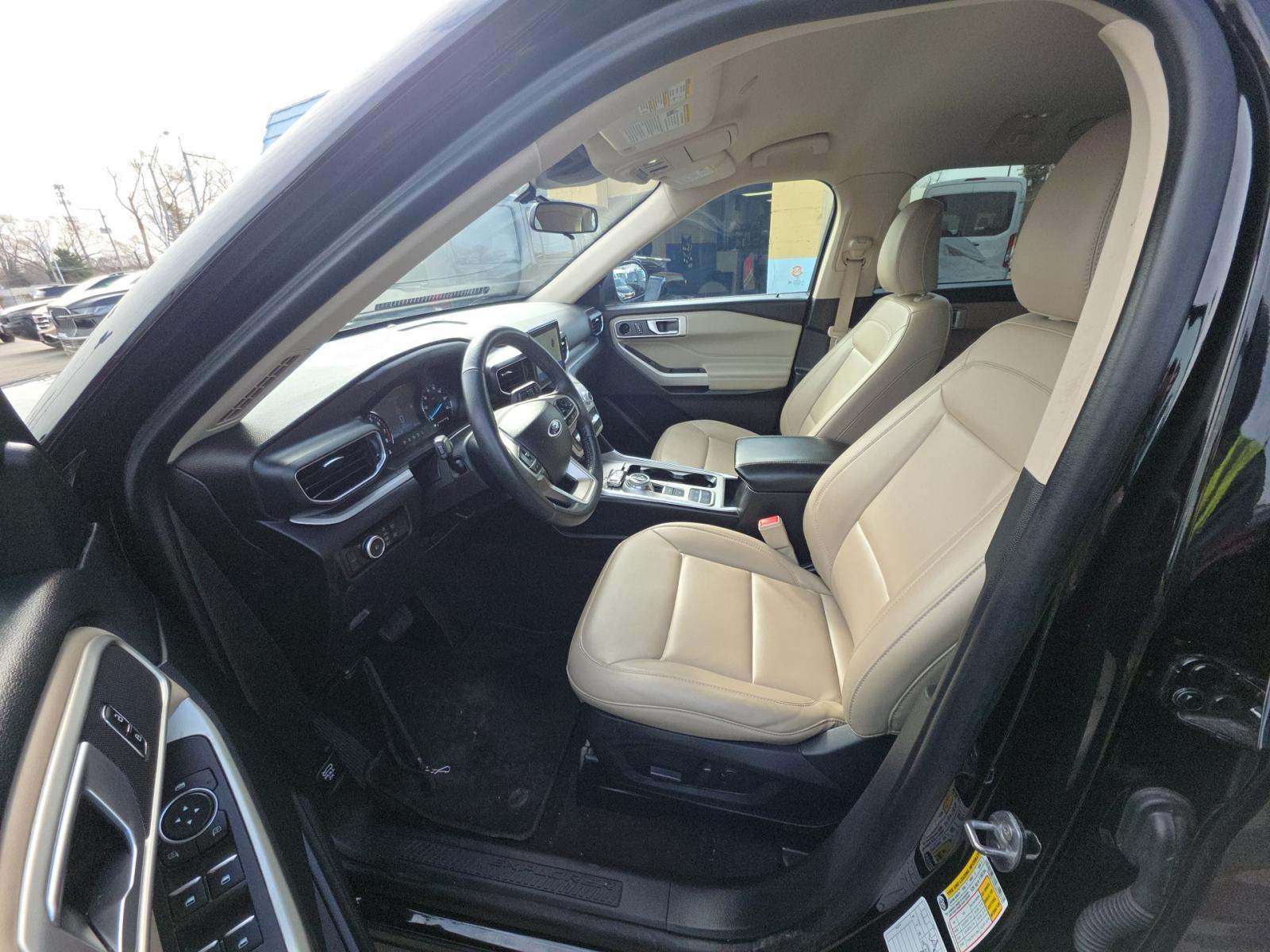 2024 Ford Explorer XLT RWD