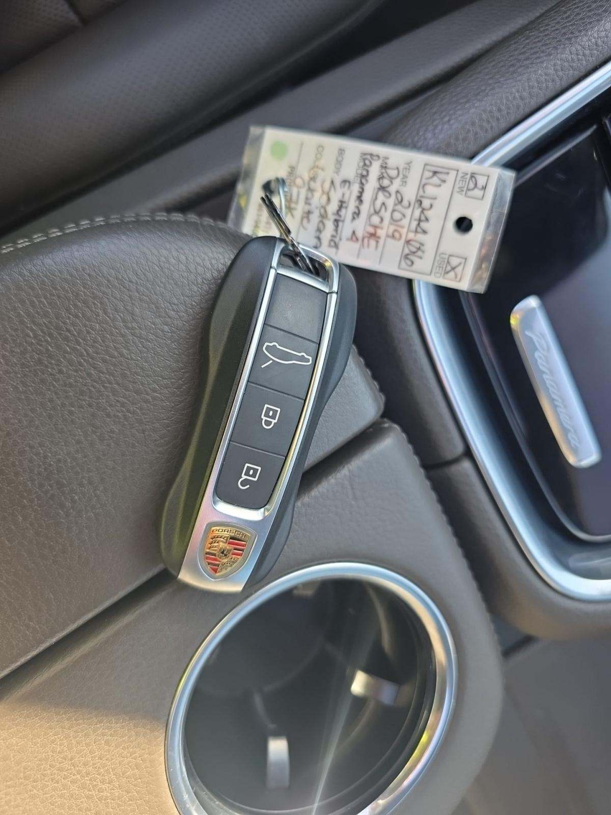 PORSCHE CAYENNE - 8