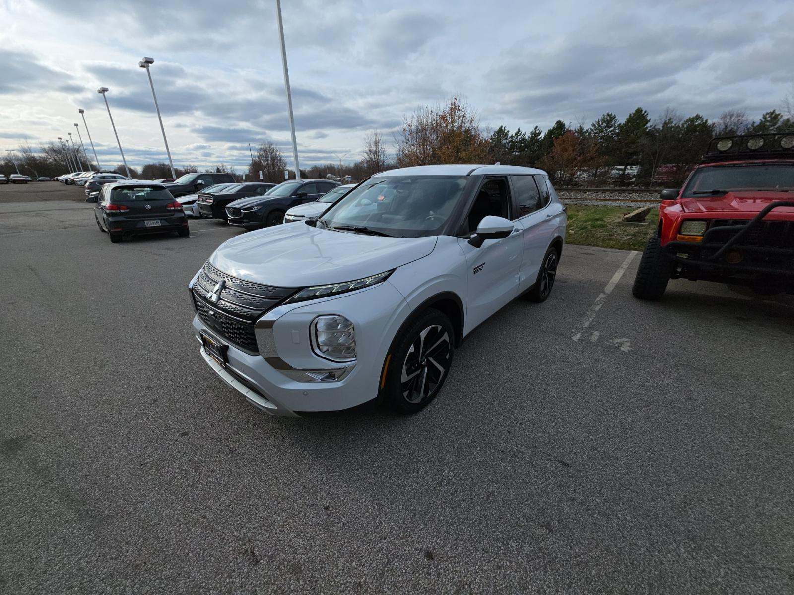 2024 Mitsubishi Outlander PHEV SE AWD