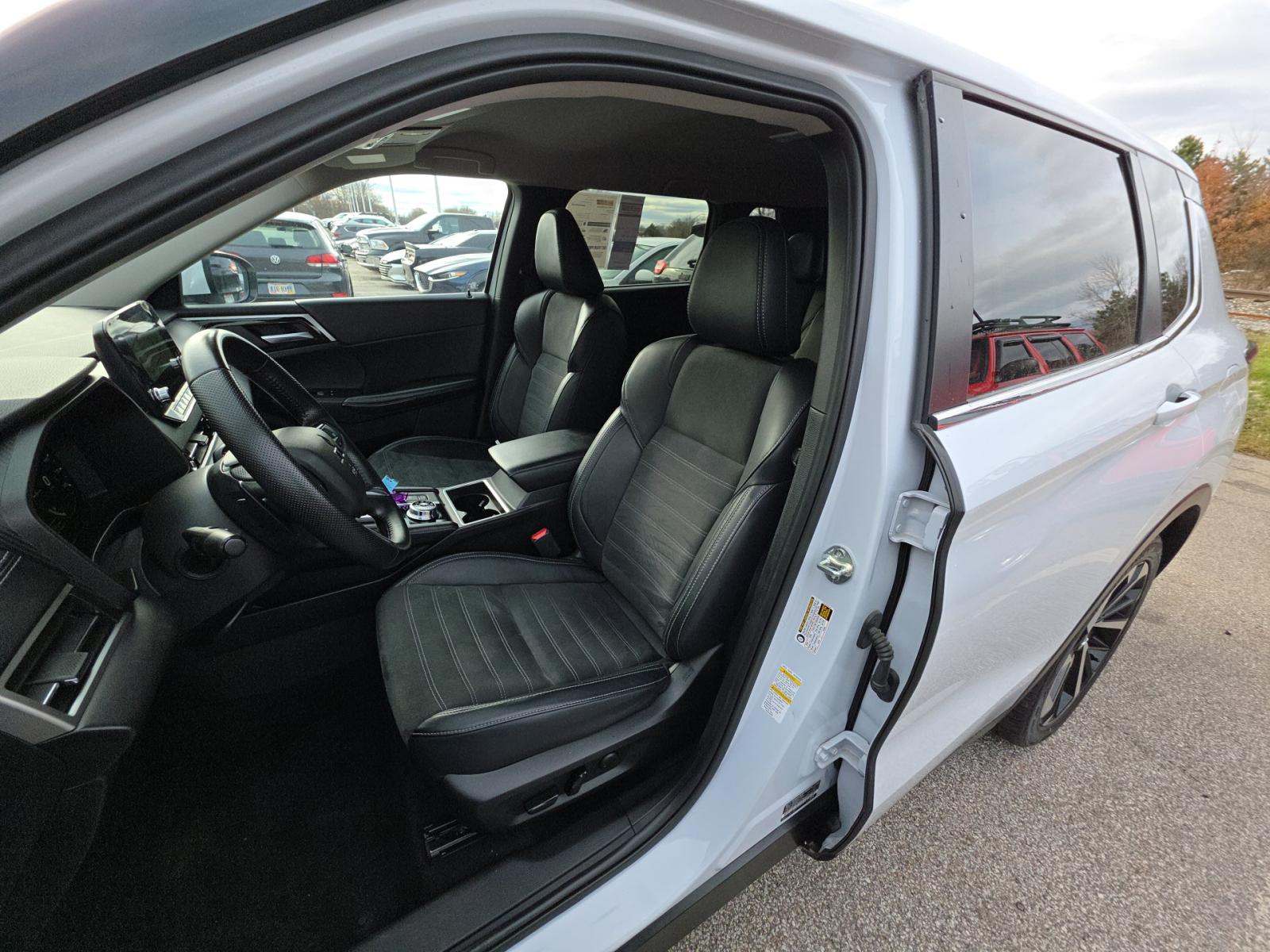 2024 Mitsubishi Outlander PHEV SE AWD