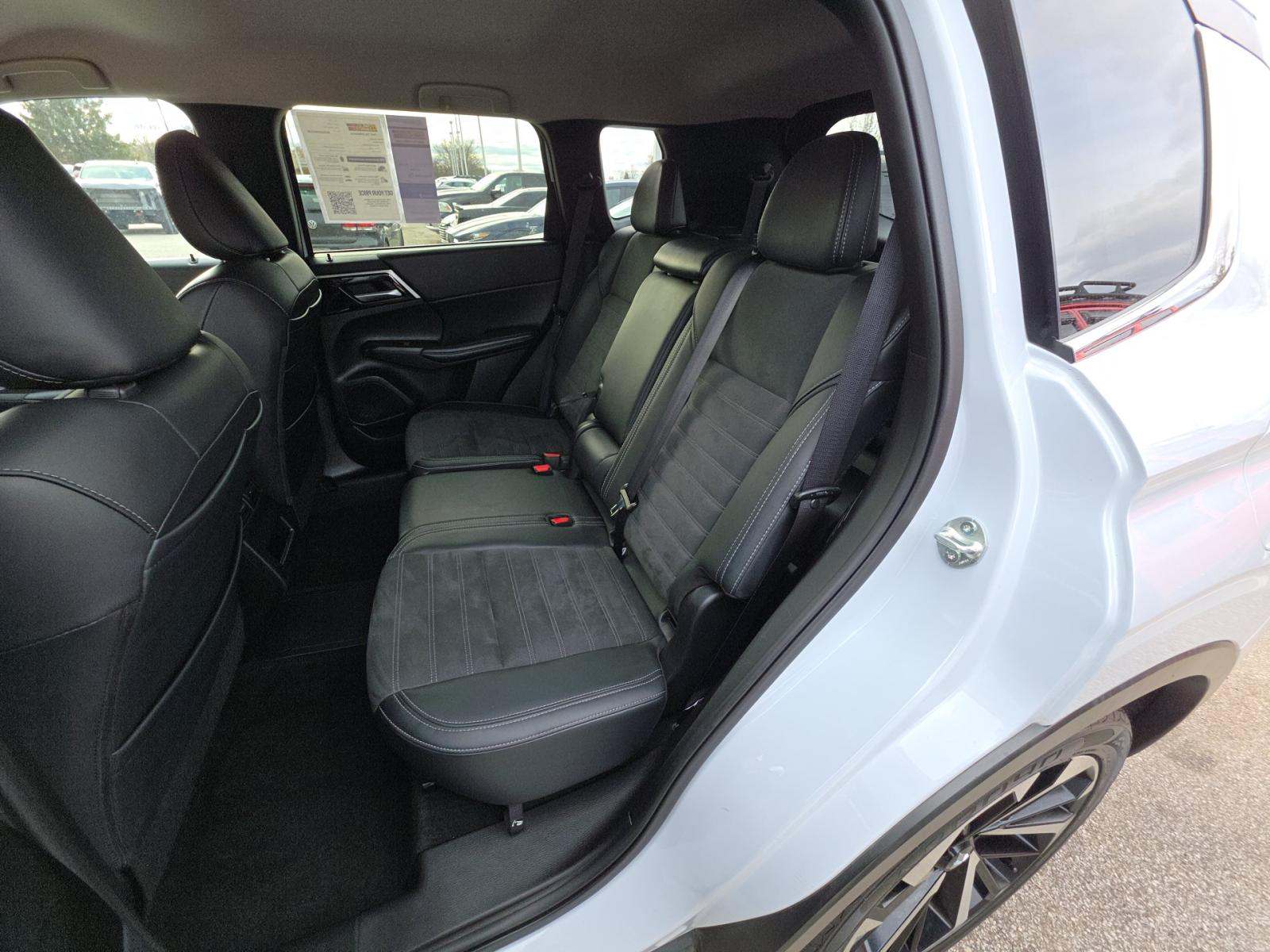 2024 Mitsubishi Outlander PHEV SE AWD