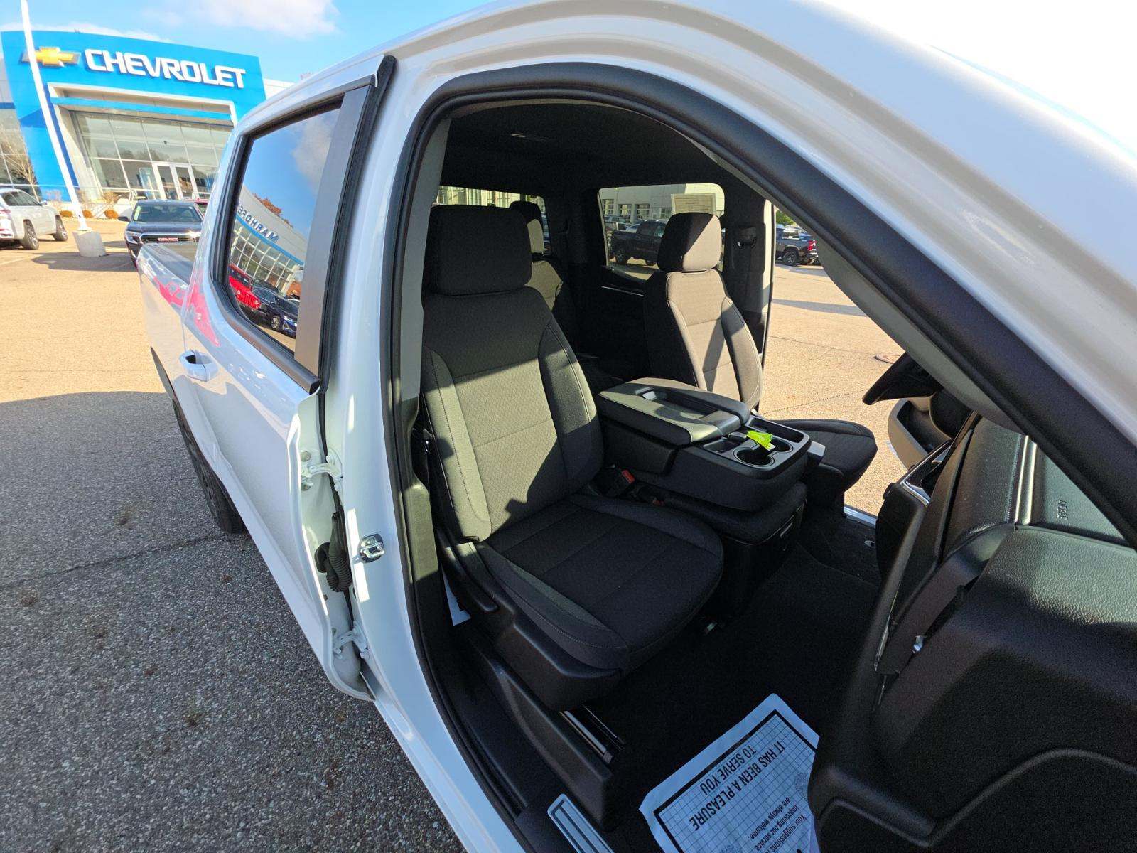 2025 Chevrolet Silverado 1500 RST AWD