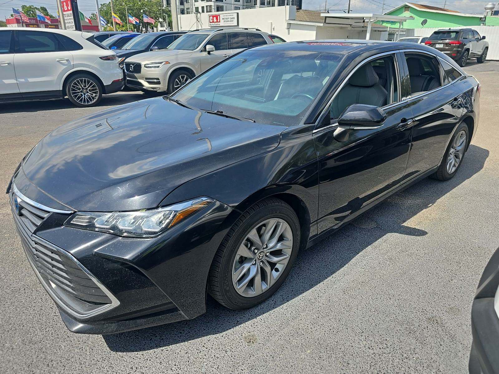 2022 Toyota Avalon Hybrid XLE FWD