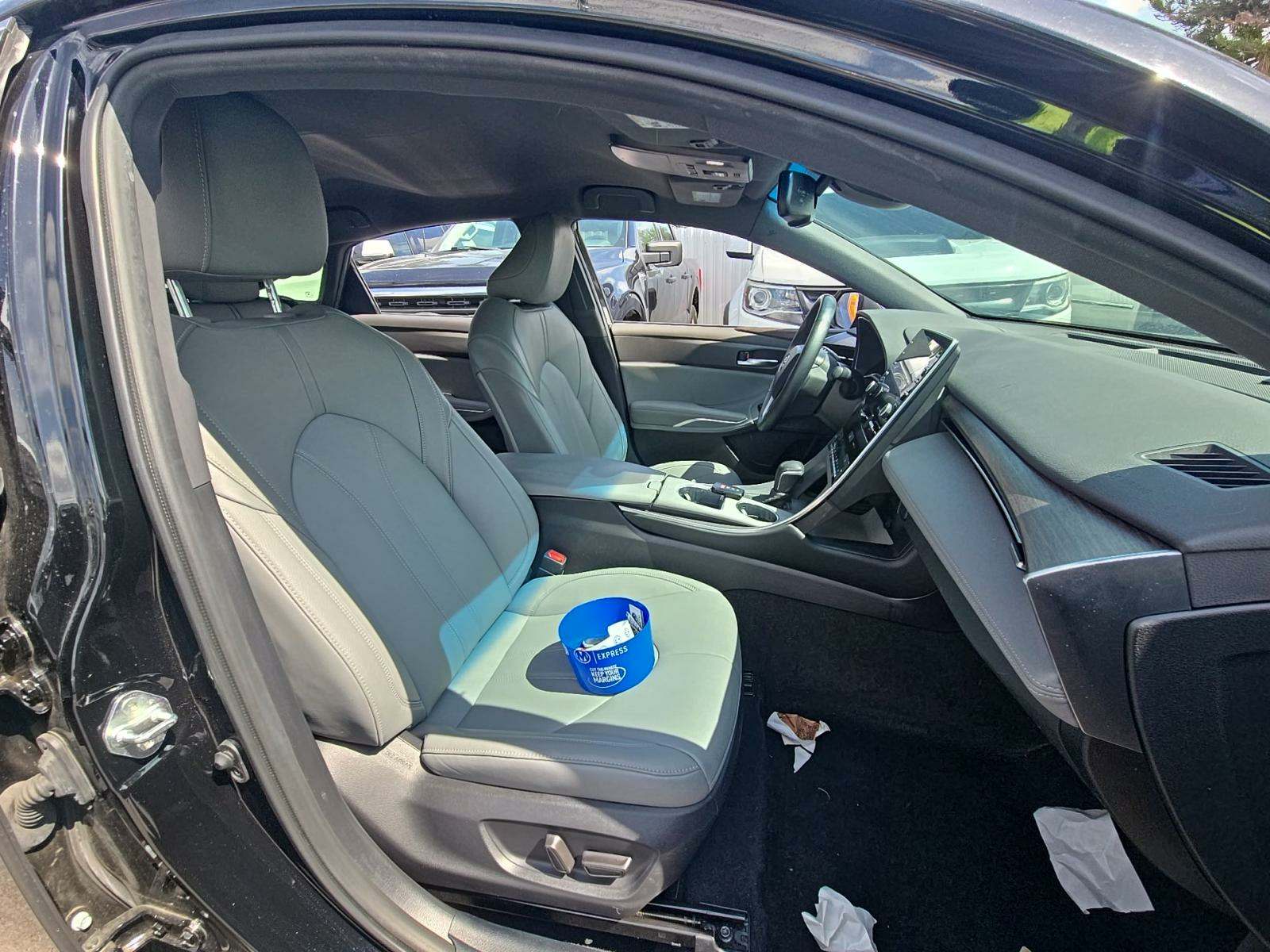 2022 Toyota Avalon Hybrid XLE FWD