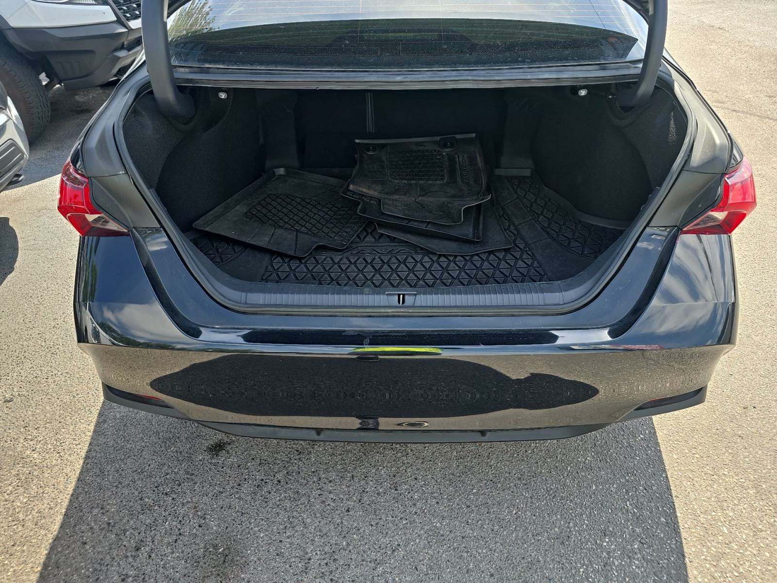 2022 Toyota Avalon Hybrid XLE FWD