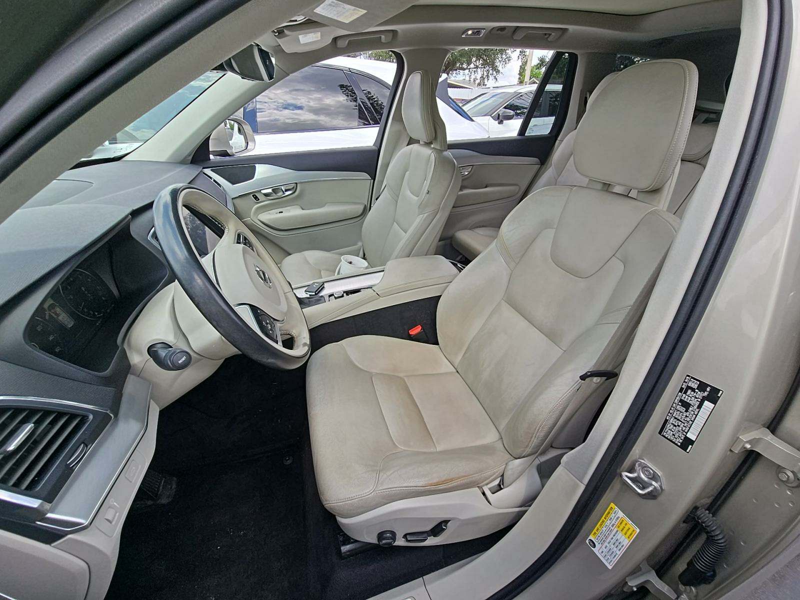 2018 Volvo XC90 T6 Momentum AWD