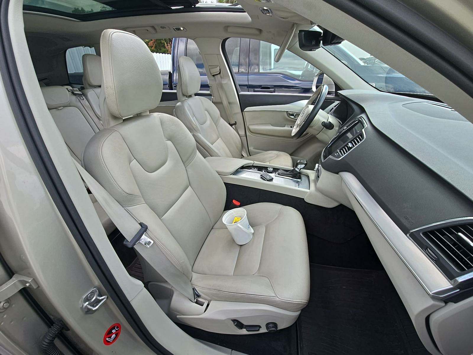 2018 Volvo XC90 T6 Momentum AWD