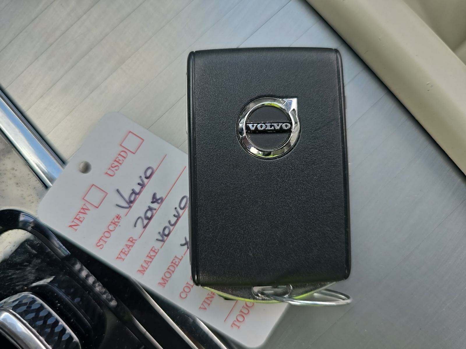 2018 Volvo XC90 T6 Momentum AWD