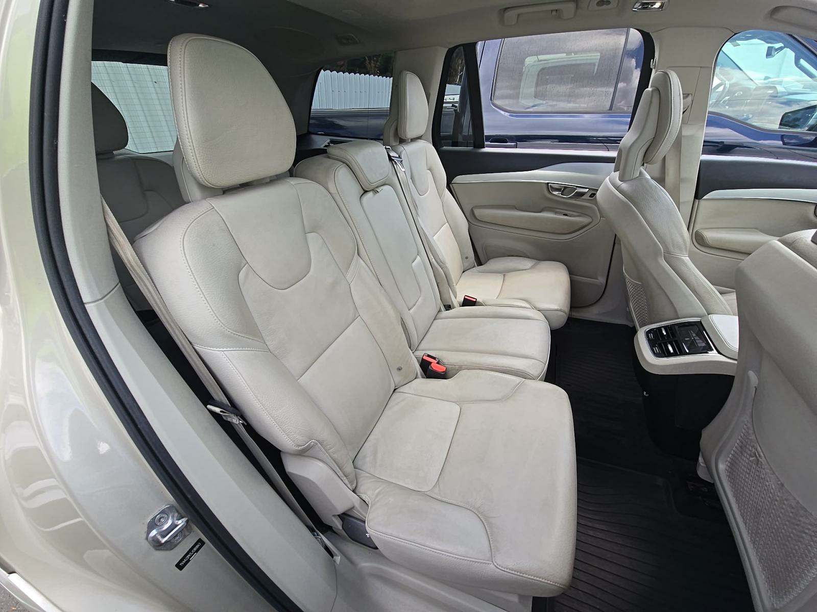 2018 Volvo XC90 T6 Momentum AWD