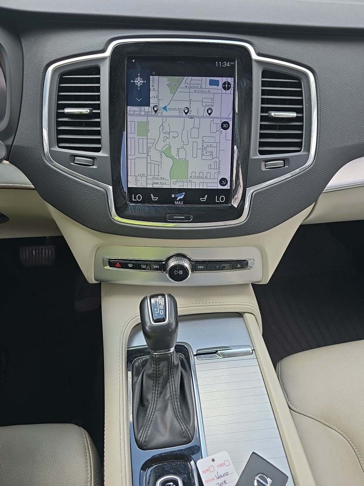 2018 Volvo XC90 T6 Momentum AWD