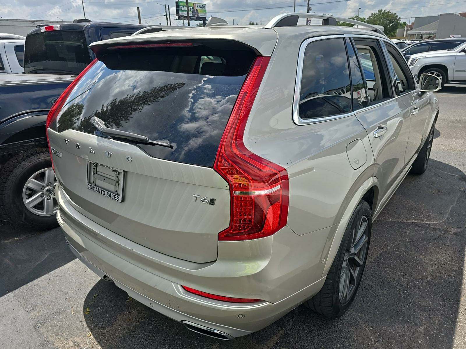 2018 Volvo XC90 T6 Momentum AWD