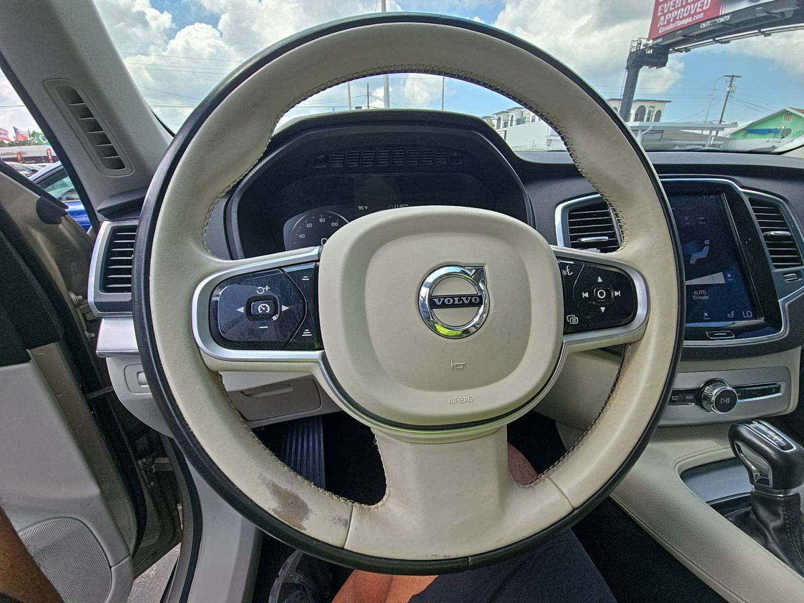 2018 Volvo XC90 T6 Momentum AWD