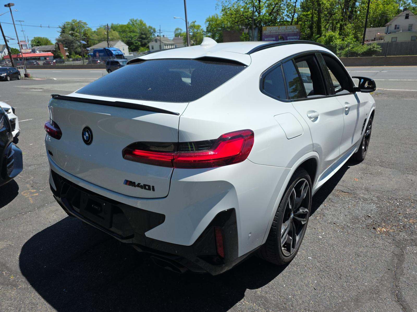 2025 BMW X4 M40i AWD