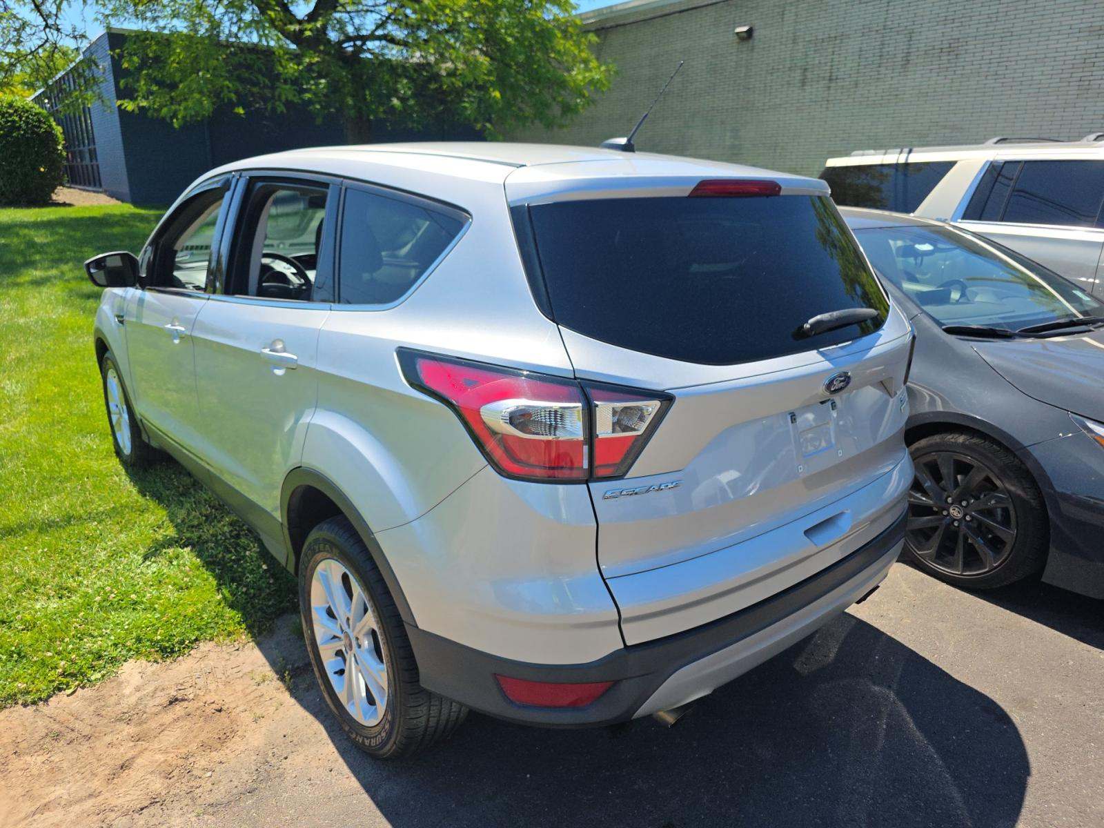 FORD ESCAPE - 2