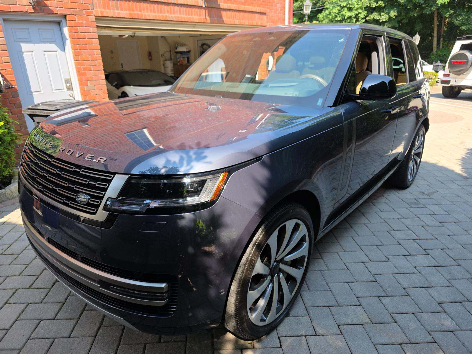 2025 Land Rover Range Rover SE AWD