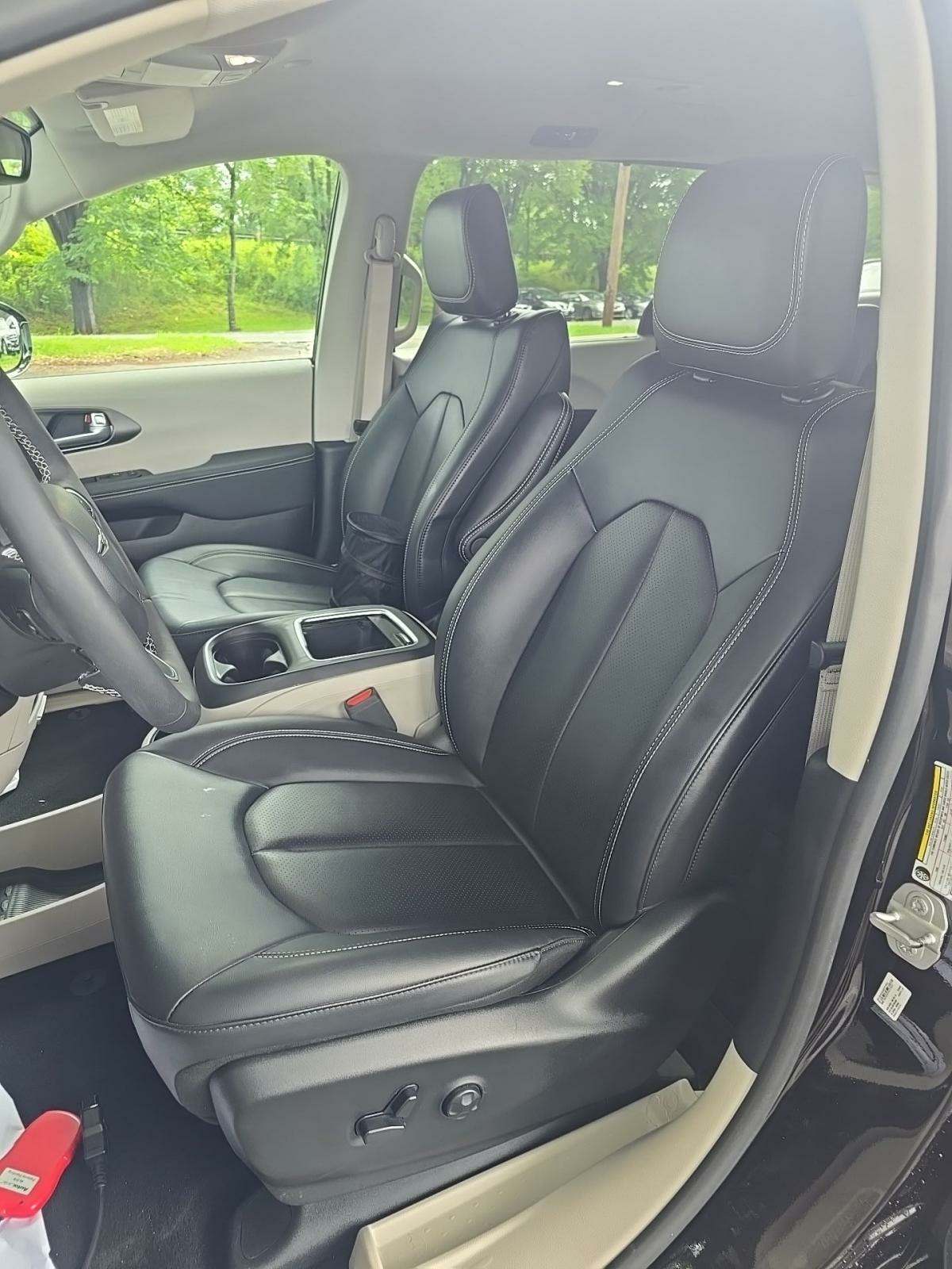 2024 Chrysler Pacifica Touring L FWD