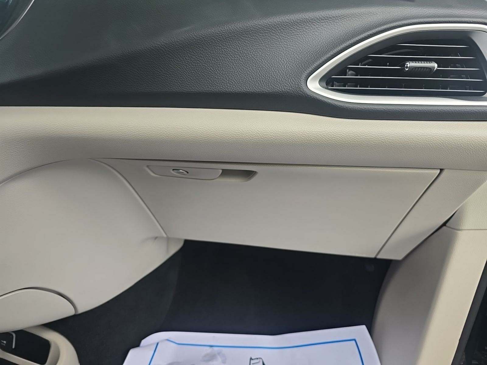 2024 Chrysler Pacifica Touring L FWD