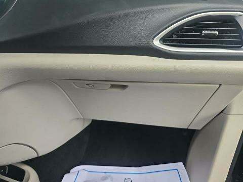 2024 Chrysler Pacifica Touring L FWD