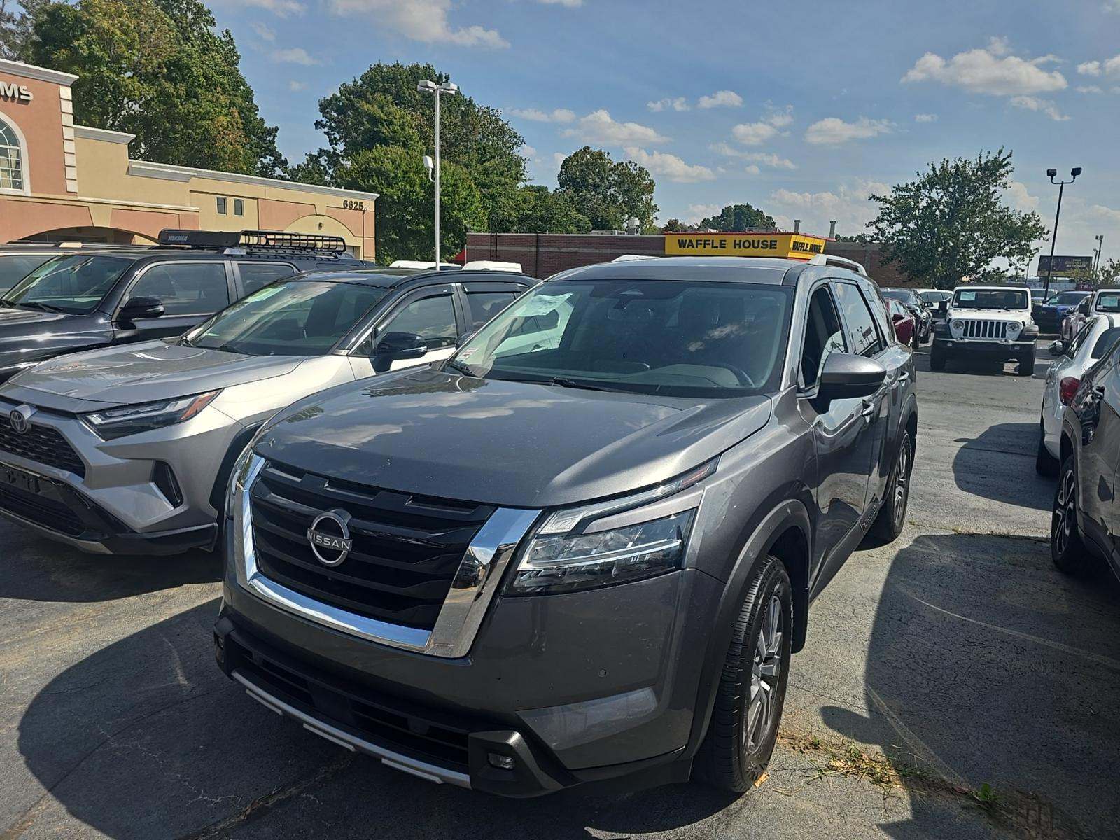 2022 Nissan Pathfinder SL AWD