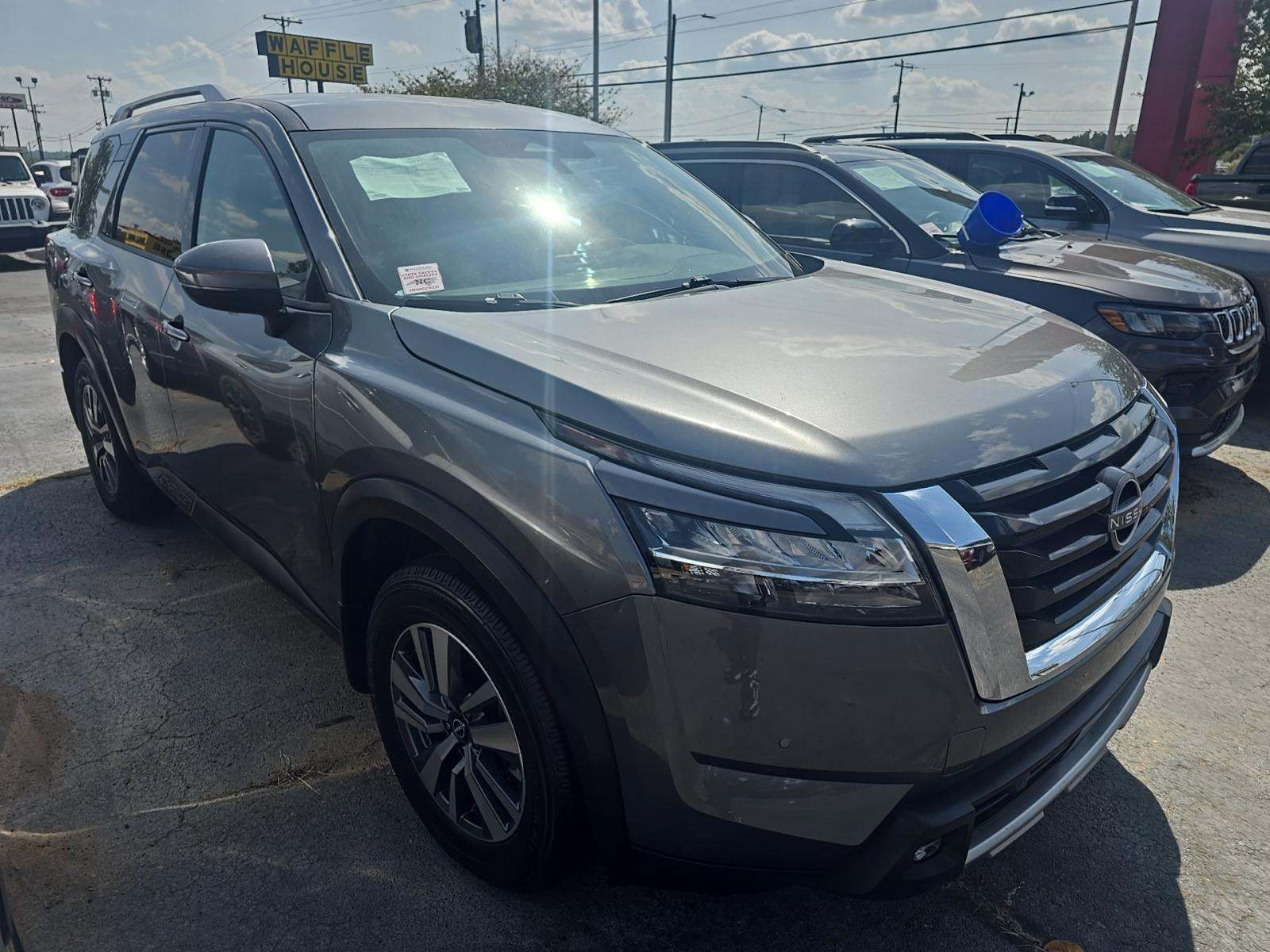 2022 Nissan Pathfinder SL AWD