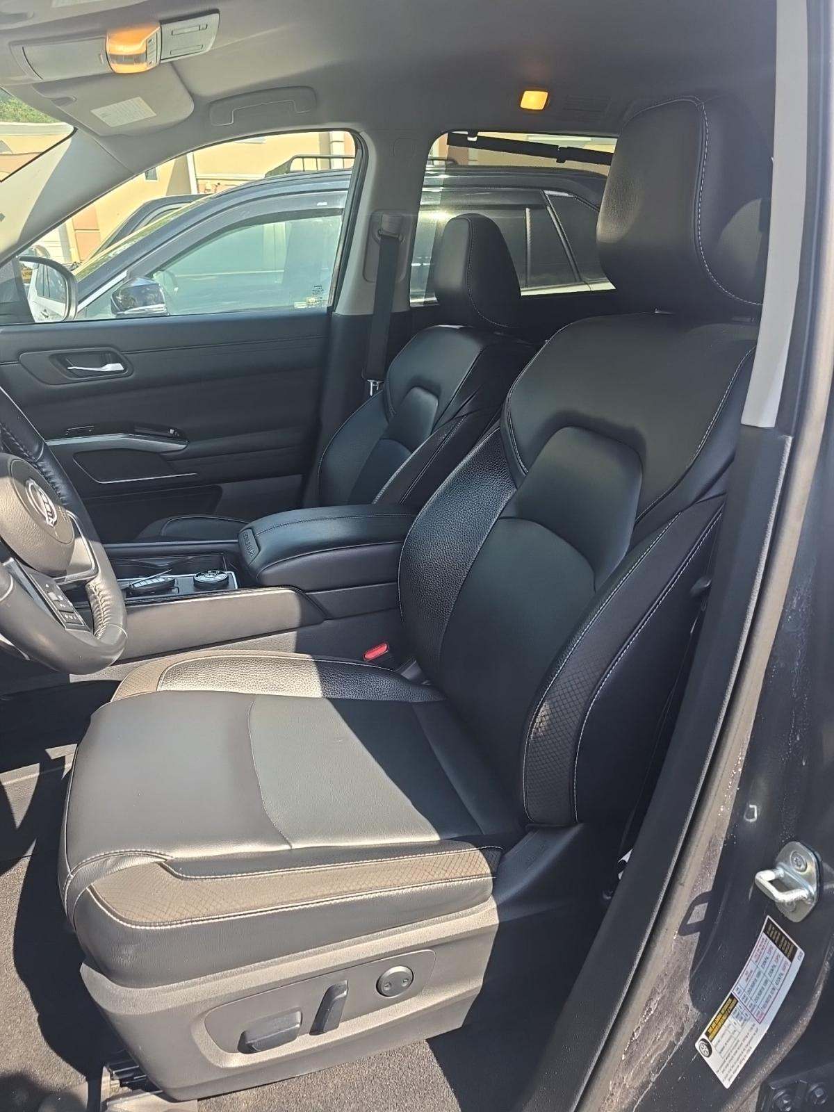 2022 Nissan Pathfinder SL AWD