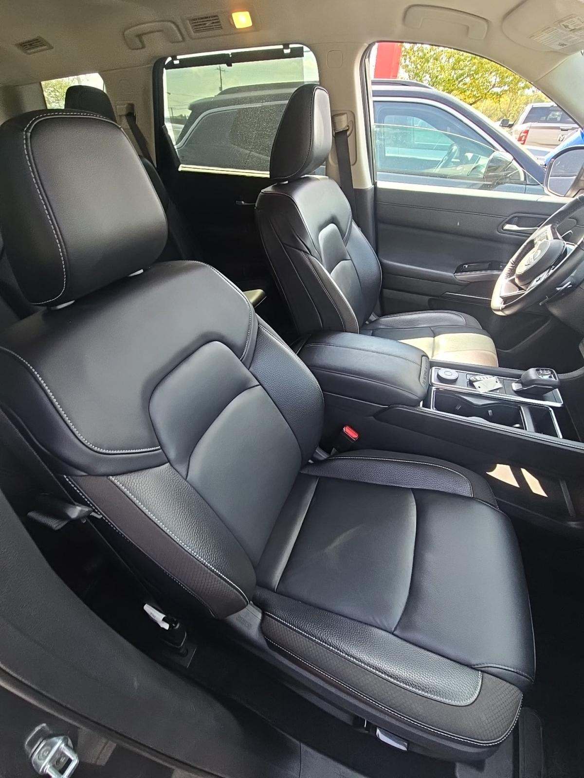 2022 Nissan Pathfinder SL AWD