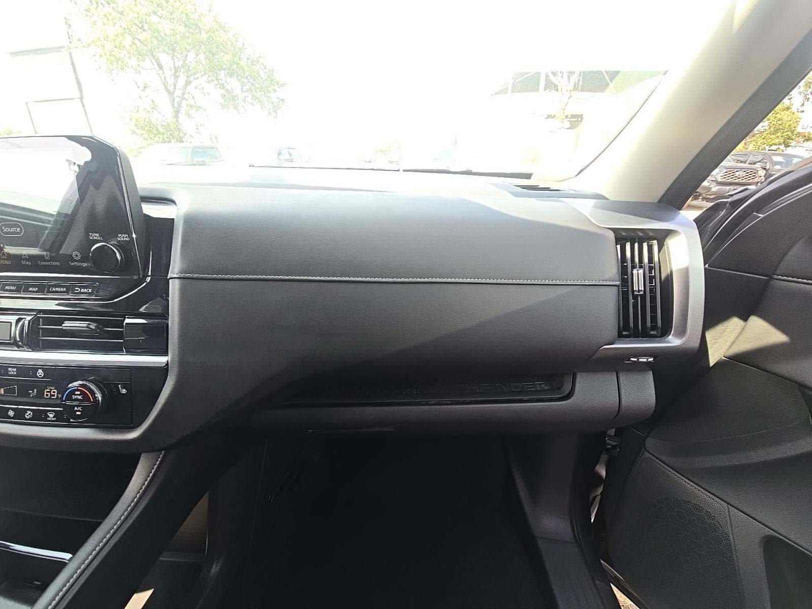 2022 Nissan Pathfinder SL AWD