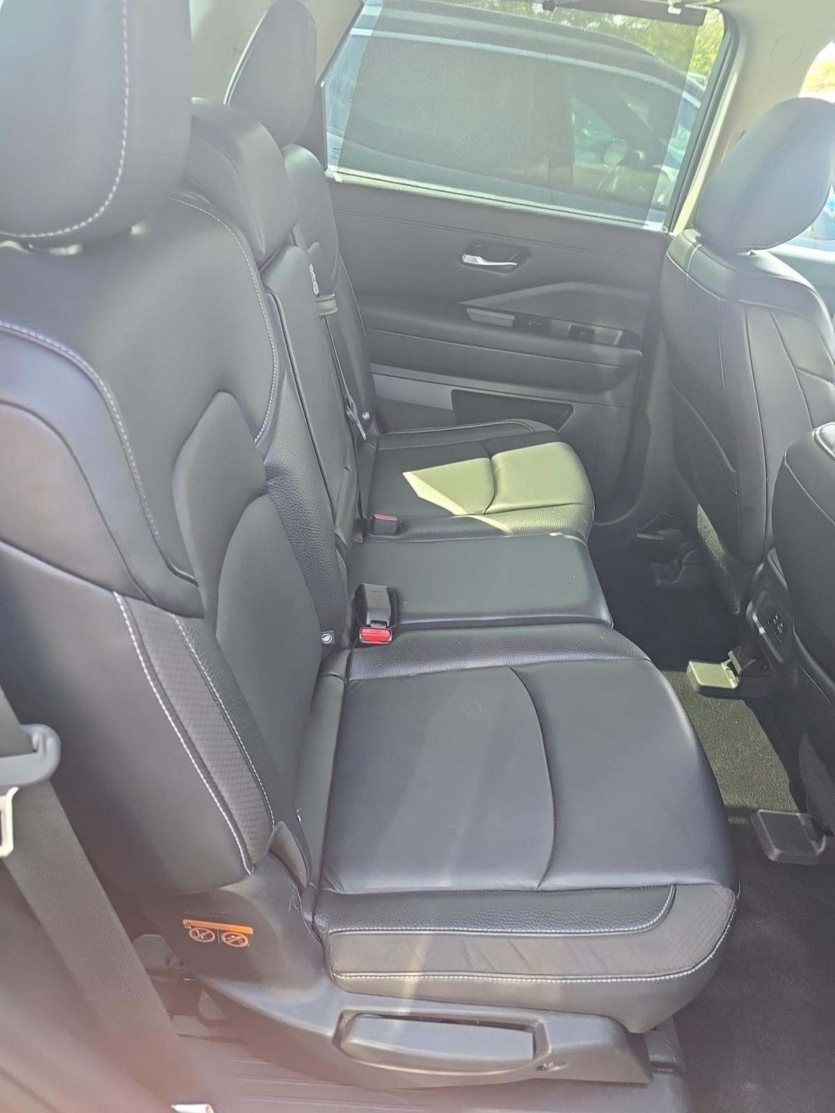 2022 Nissan Pathfinder SL AWD