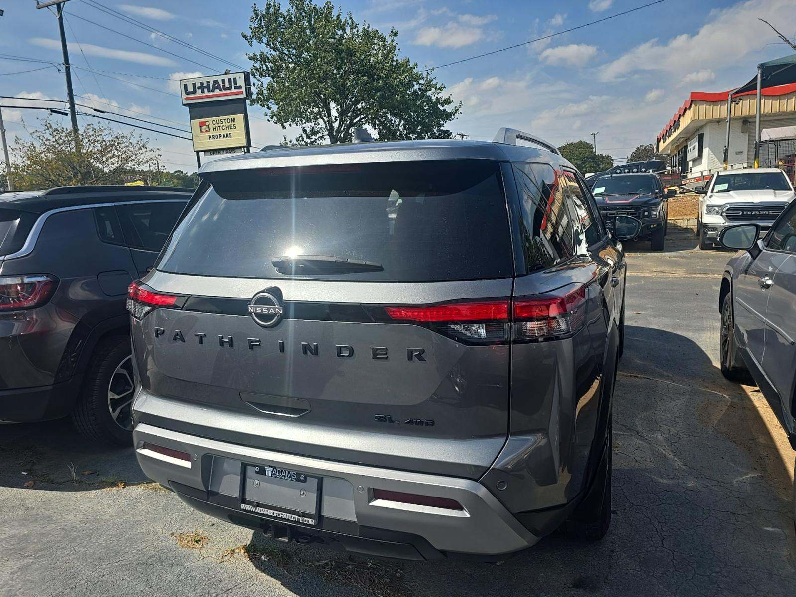 2022 Nissan Pathfinder SL AWD