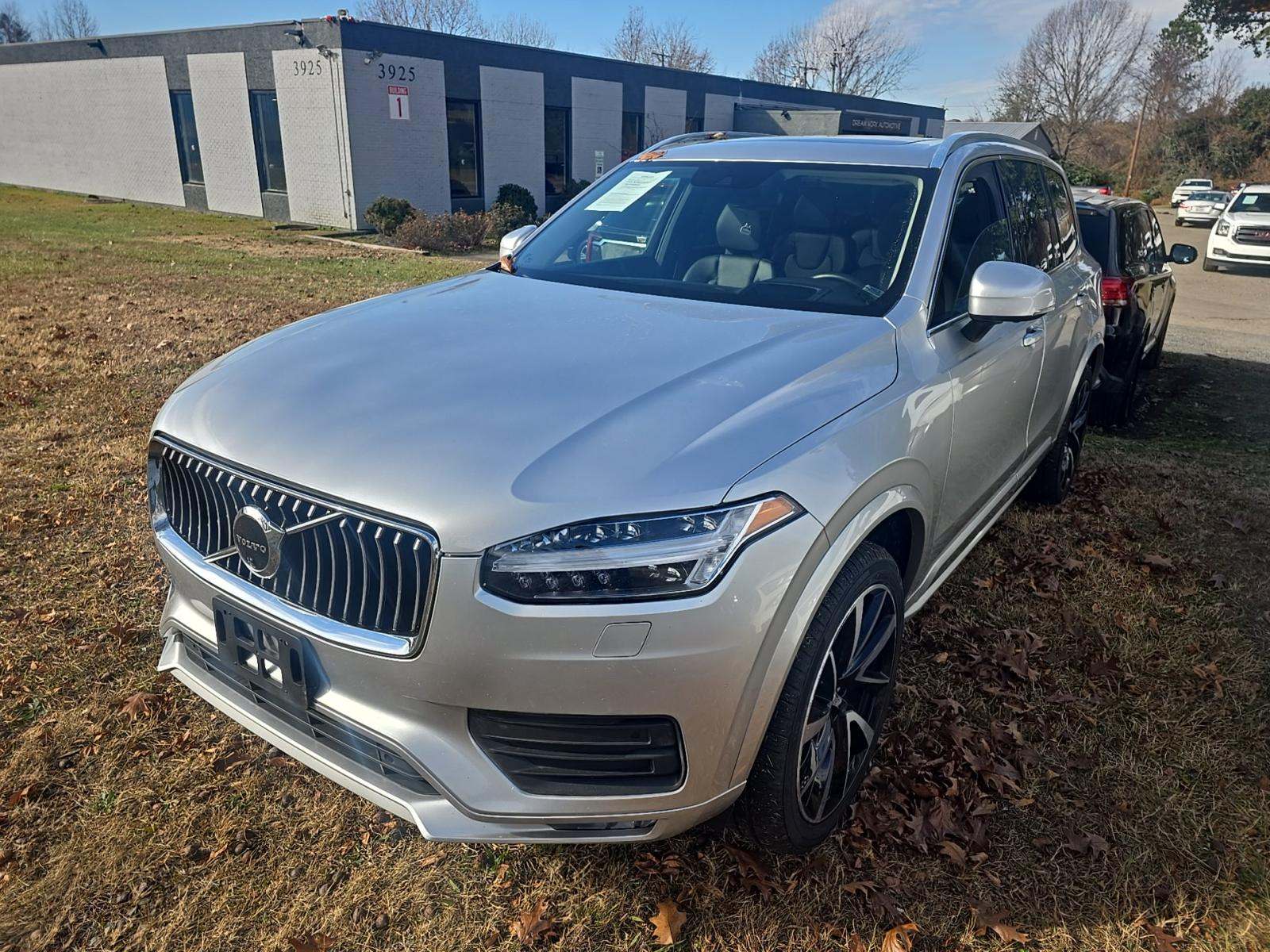 2022 Volvo XC90 T6 Momentum AWD